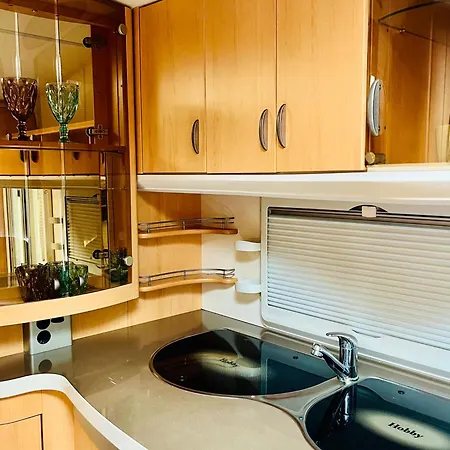 Roza Wiatrow Camp 营地 *