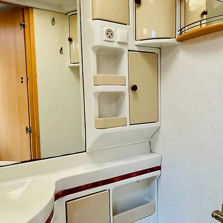 Roza Wiatrow Camp * 亚斯塔尔尼亚