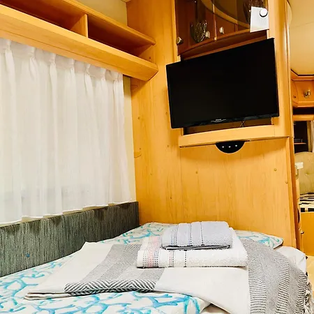 Roza Wiatrow Camp 营地