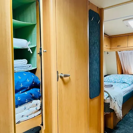 Roza Wiatrow Camp Кемпинг Ястарня