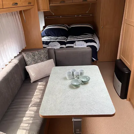 Кемпинг Roza Wiatrow Camp Ястарня