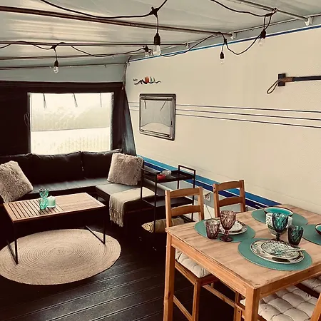 Roza Wiatrow Camp Кемпинг Ястарня