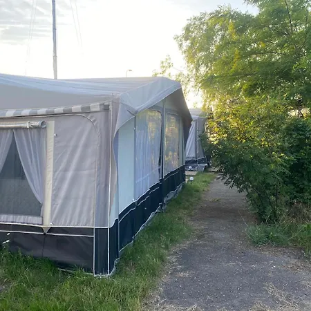 Roza Wiatrow Camp 营地 *