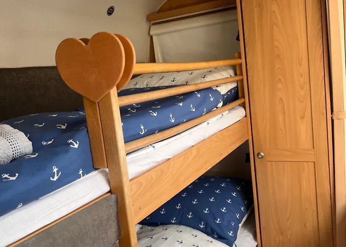 Roza Wiatrow Camp 亚斯塔尔尼亚