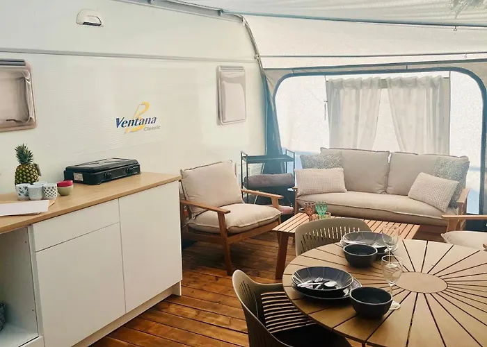 Roza Wiatrow Camp 营地 *