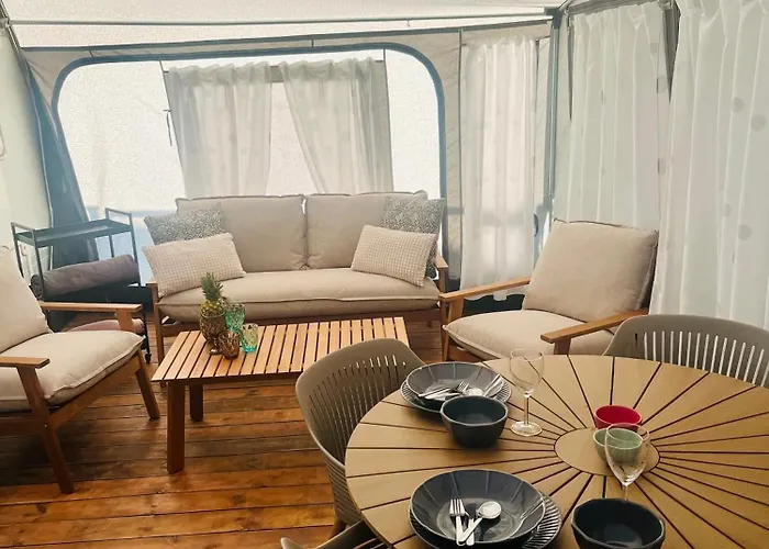 Roza Wiatrow Camp 亚斯塔尔尼亚