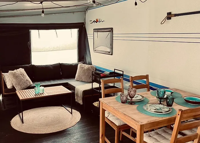 Roza Wiatrow Camp 亚斯塔尔尼亚