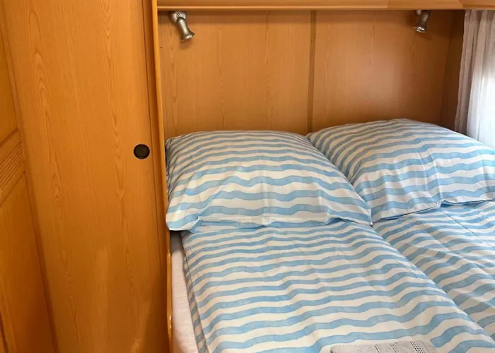 Roza Wiatrow Camp 亚斯塔尔尼亚