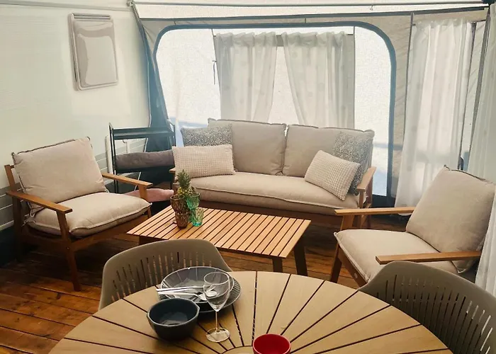 Roza Wiatrow Camp 亚斯塔尔尼亚