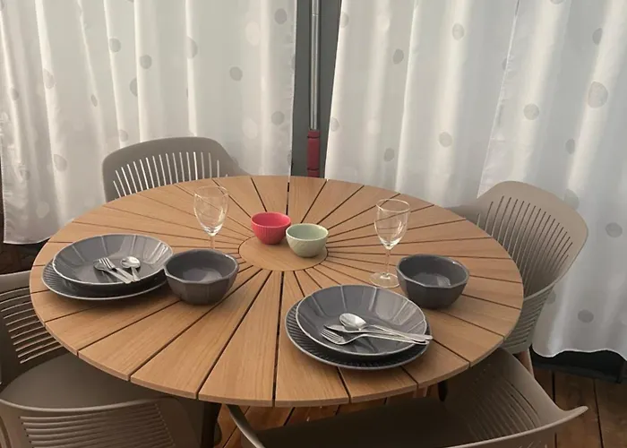 营地 Roza Wiatrow Camp