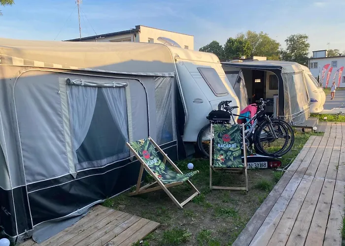 Roza Wiatrow Camp 亚斯塔尔尼亚